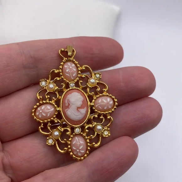 Vintage Avon Signed Cameo Pendant - Picture 2 of 5